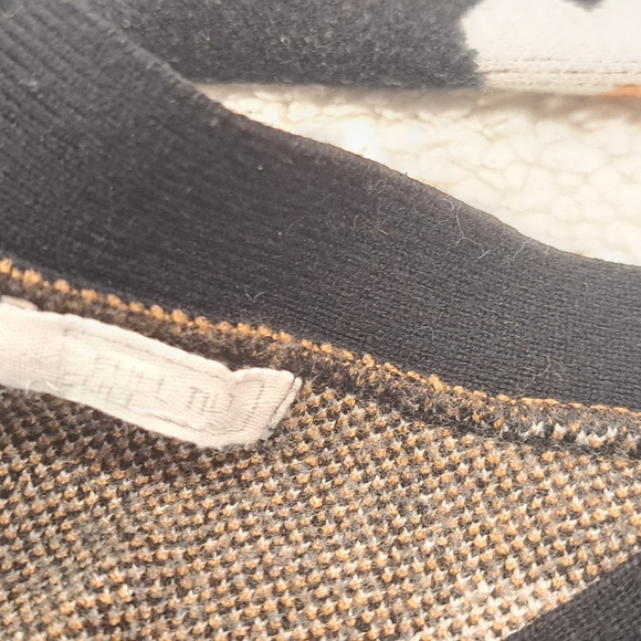 Sweater - Picture 2 of 8